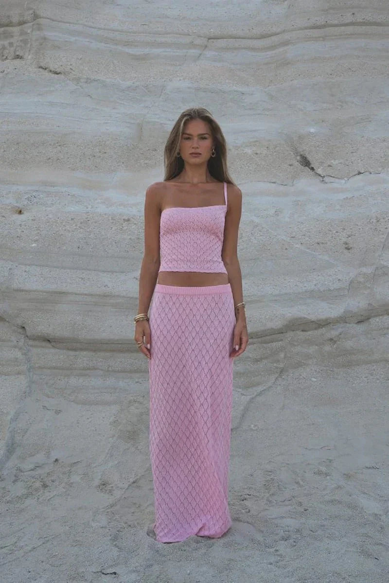 Avina – Knitted one-shoulder set with modern cut