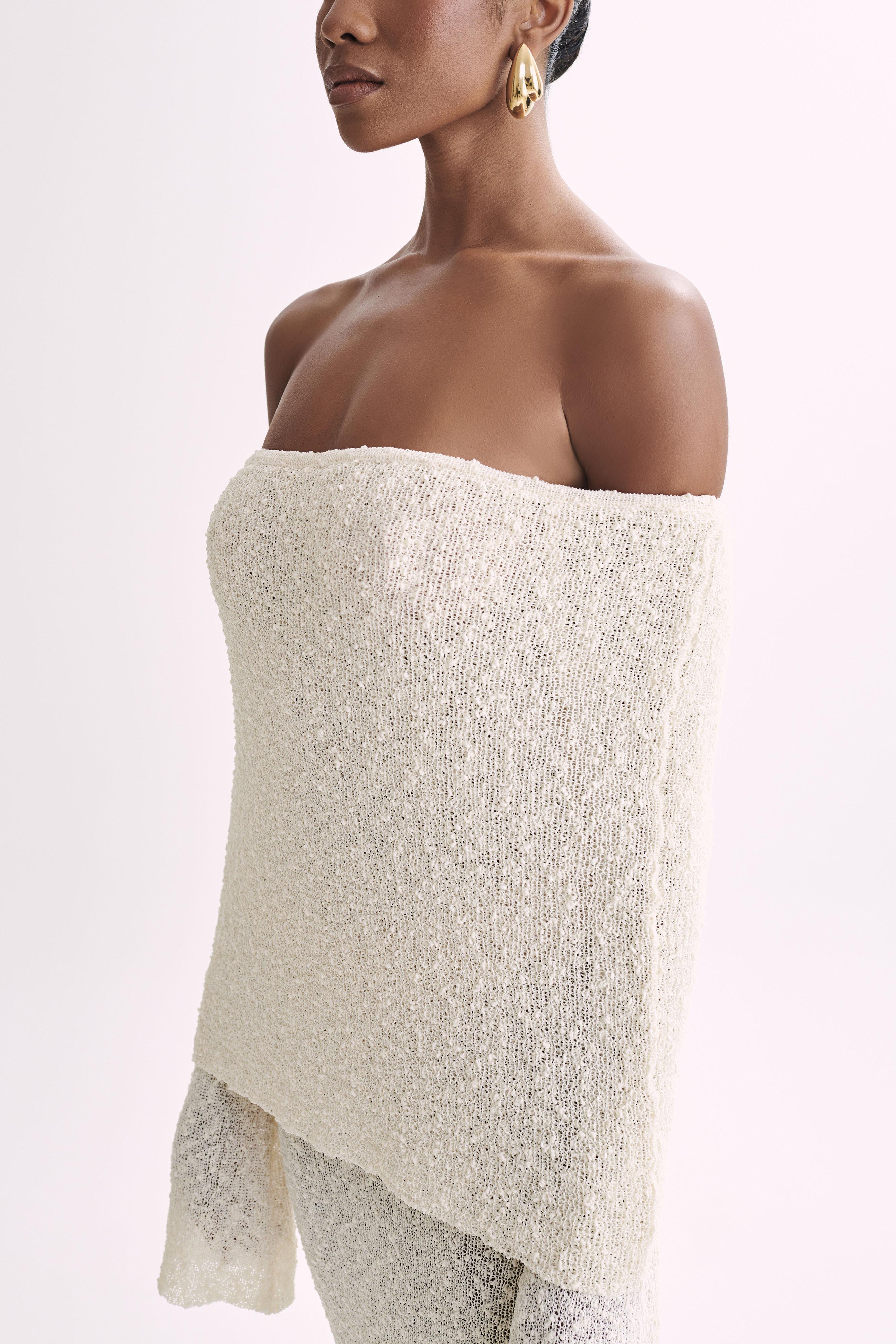 Elara - Elegant Off-Shoulder Maxi Dress